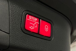 harmaa Mercedes-Benz EQC 2020 kuva 15.