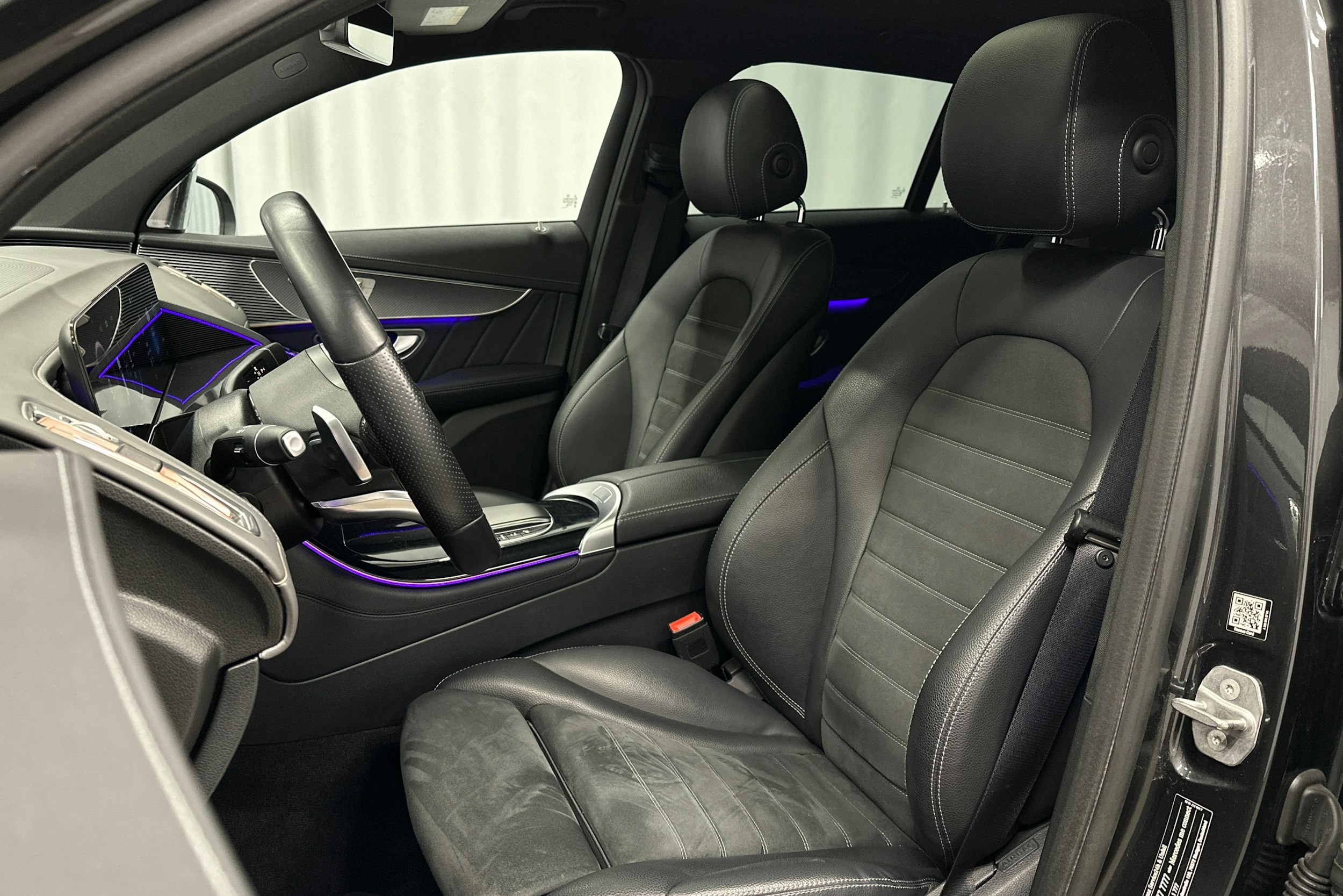 harmaa Mercedes-Benz EQC 2020 kuva 17.