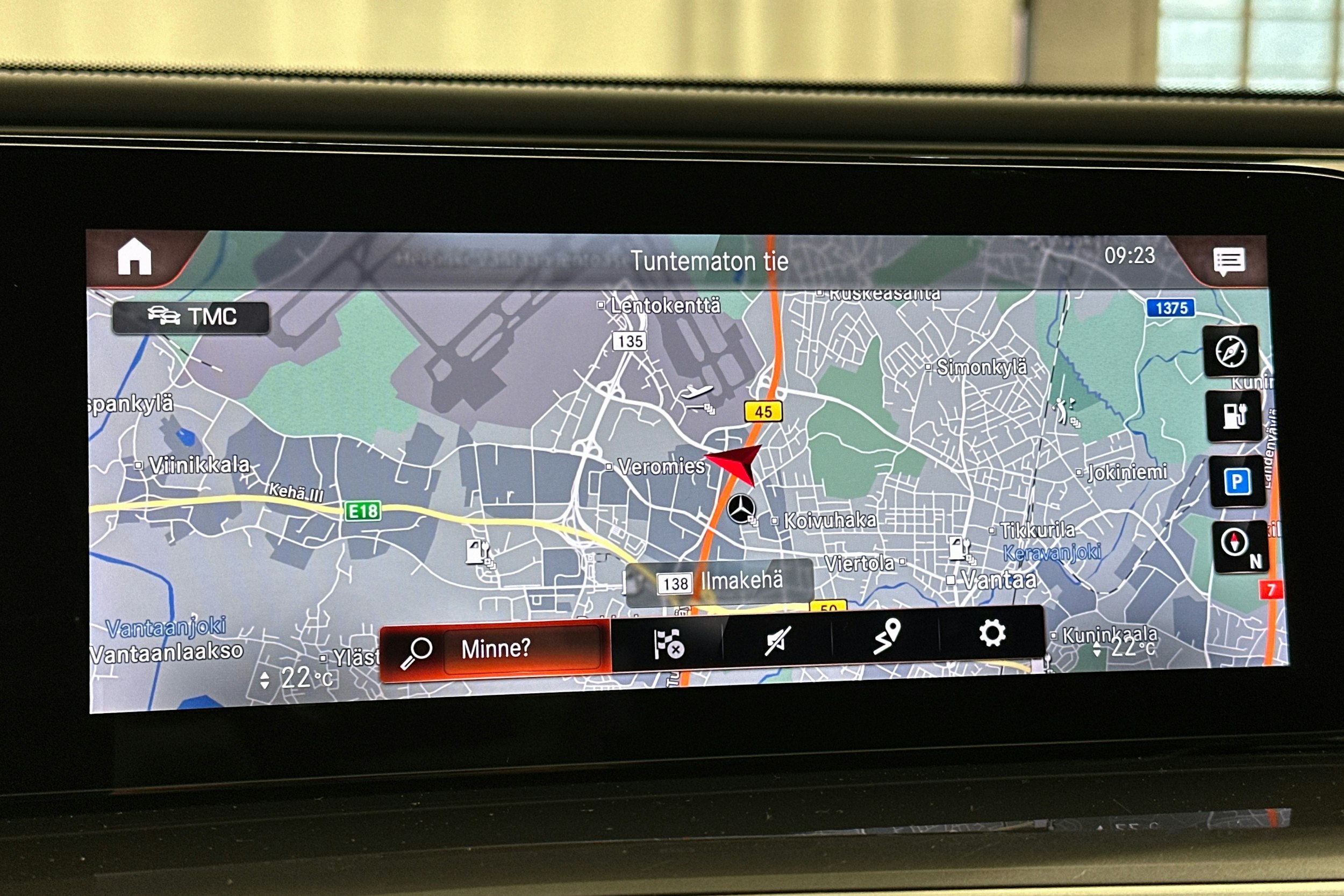 harmaa Mercedes-Benz EQC 2020 kuva 26.