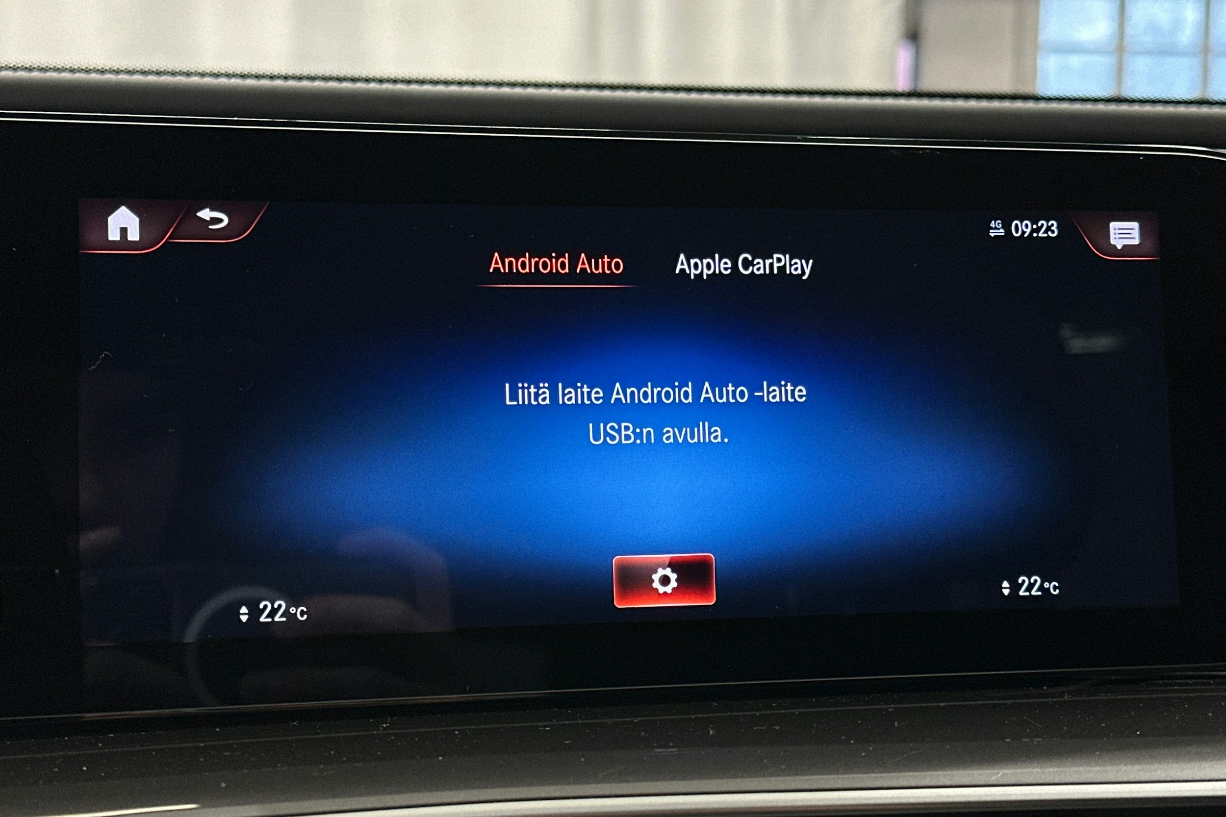 harmaa Mercedes-Benz EQC 2020 kuva 27.