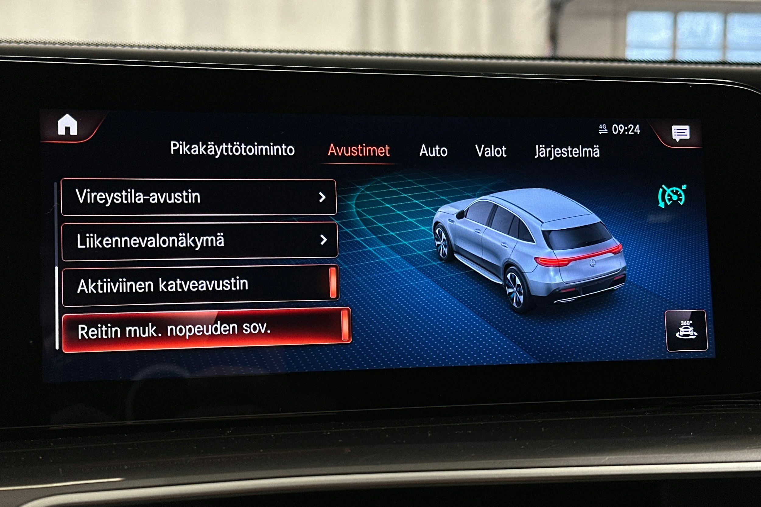 harmaa Mercedes-Benz EQC 2020 kuva 32.