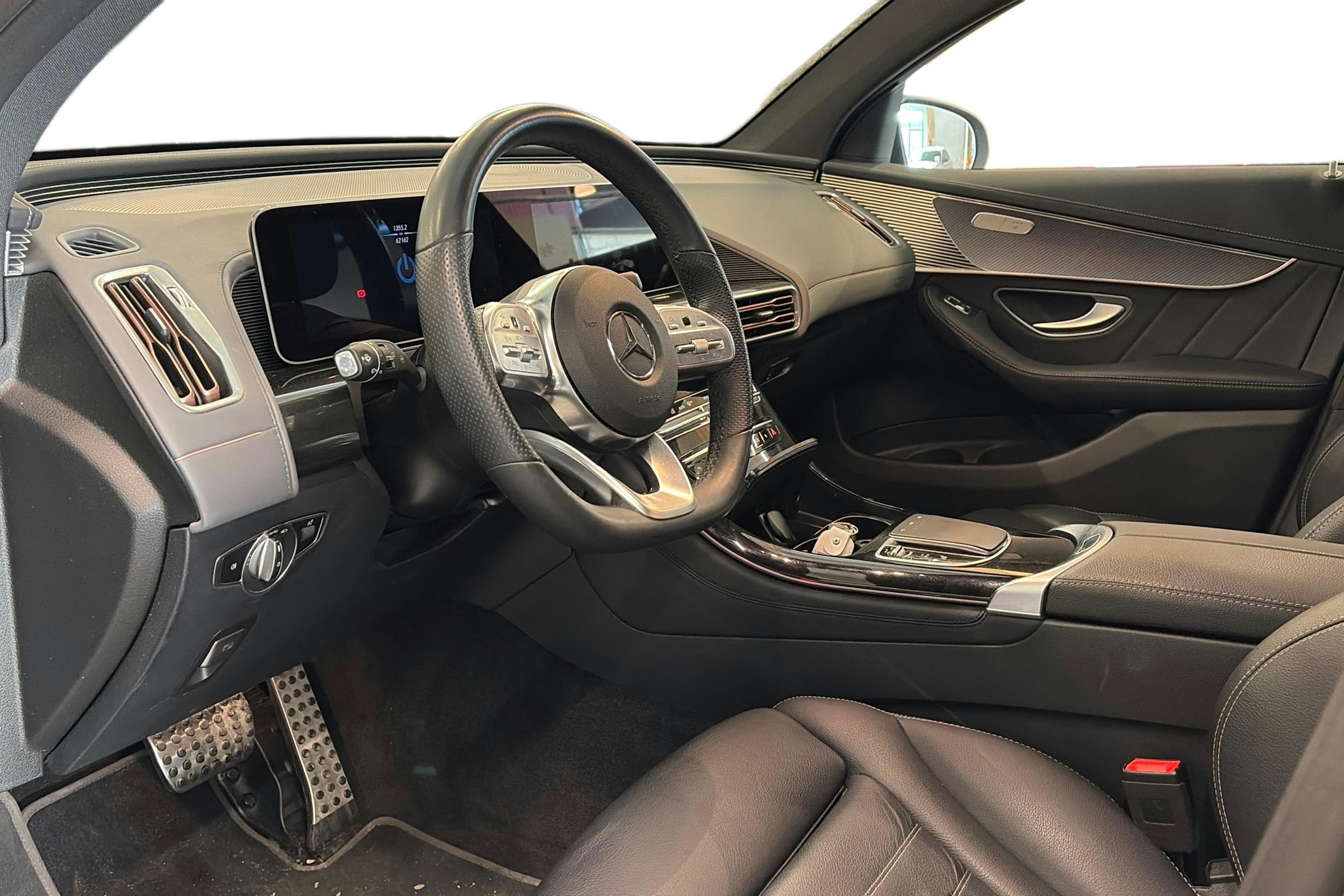 harmaa Mercedes-Benz EQC 2020 kuva 3.