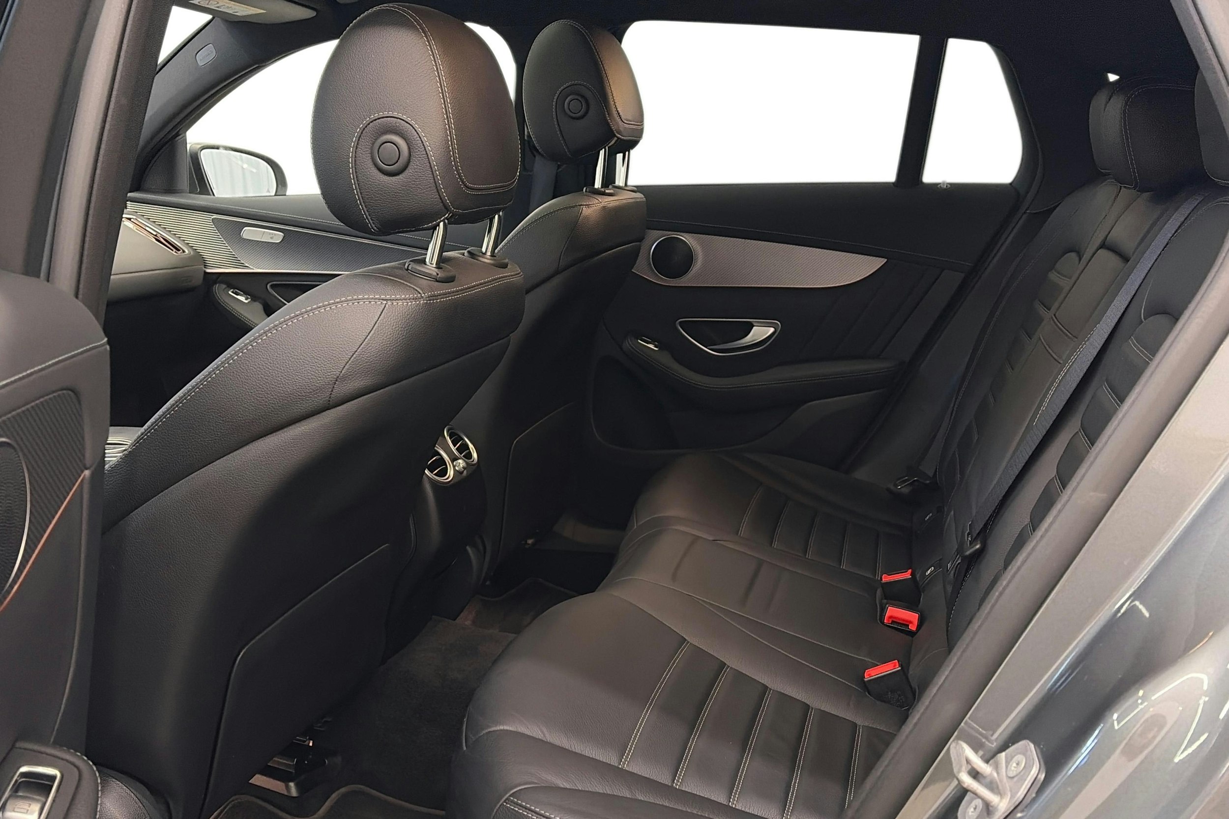 harmaa Mercedes-Benz EQC 2020 kuva 10.