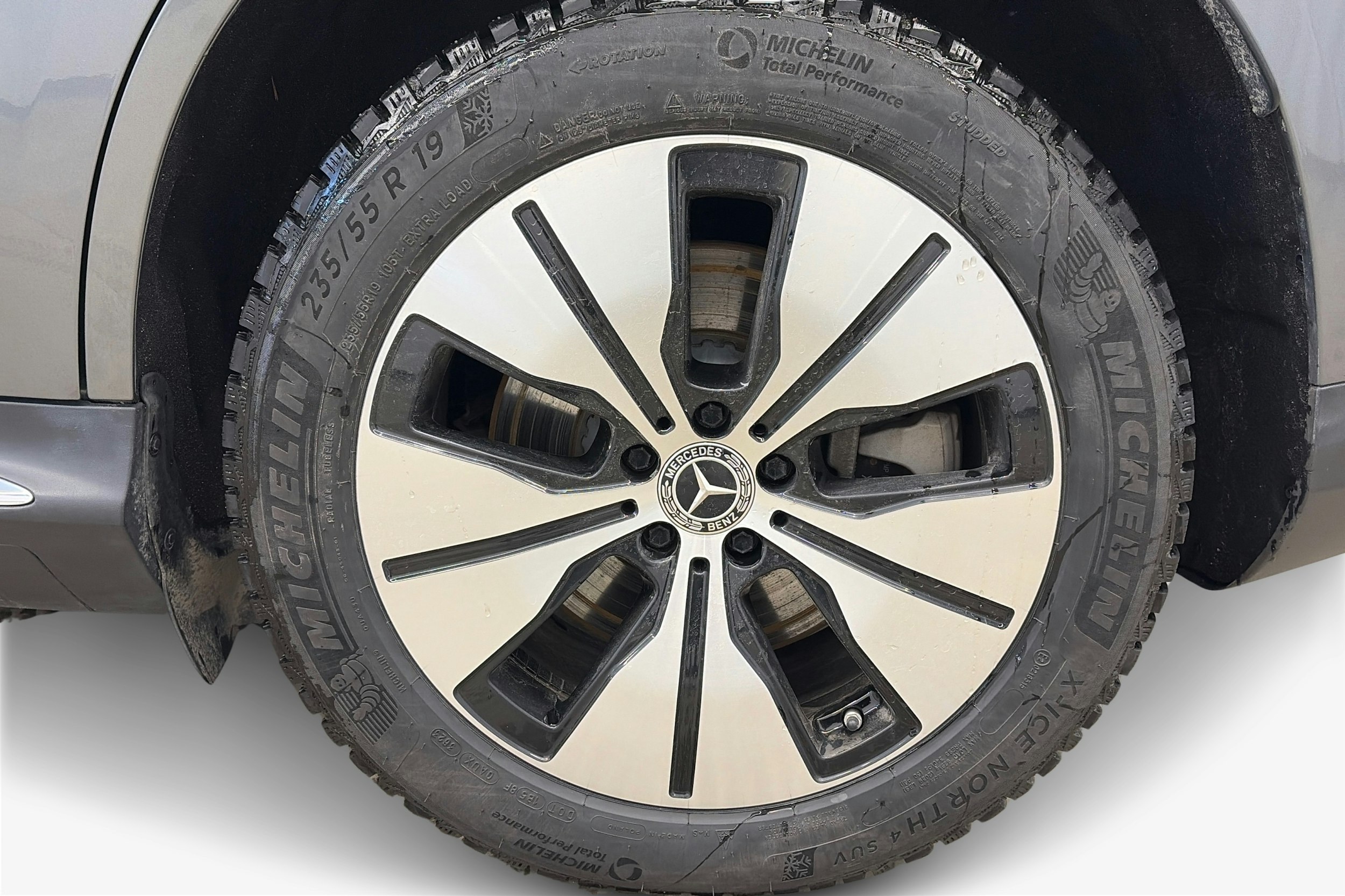 harmaa Mercedes-Benz EQC 2020 kuva 11.