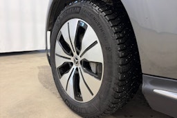 harmaa Mercedes-Benz EQC 2020 kuva 13.