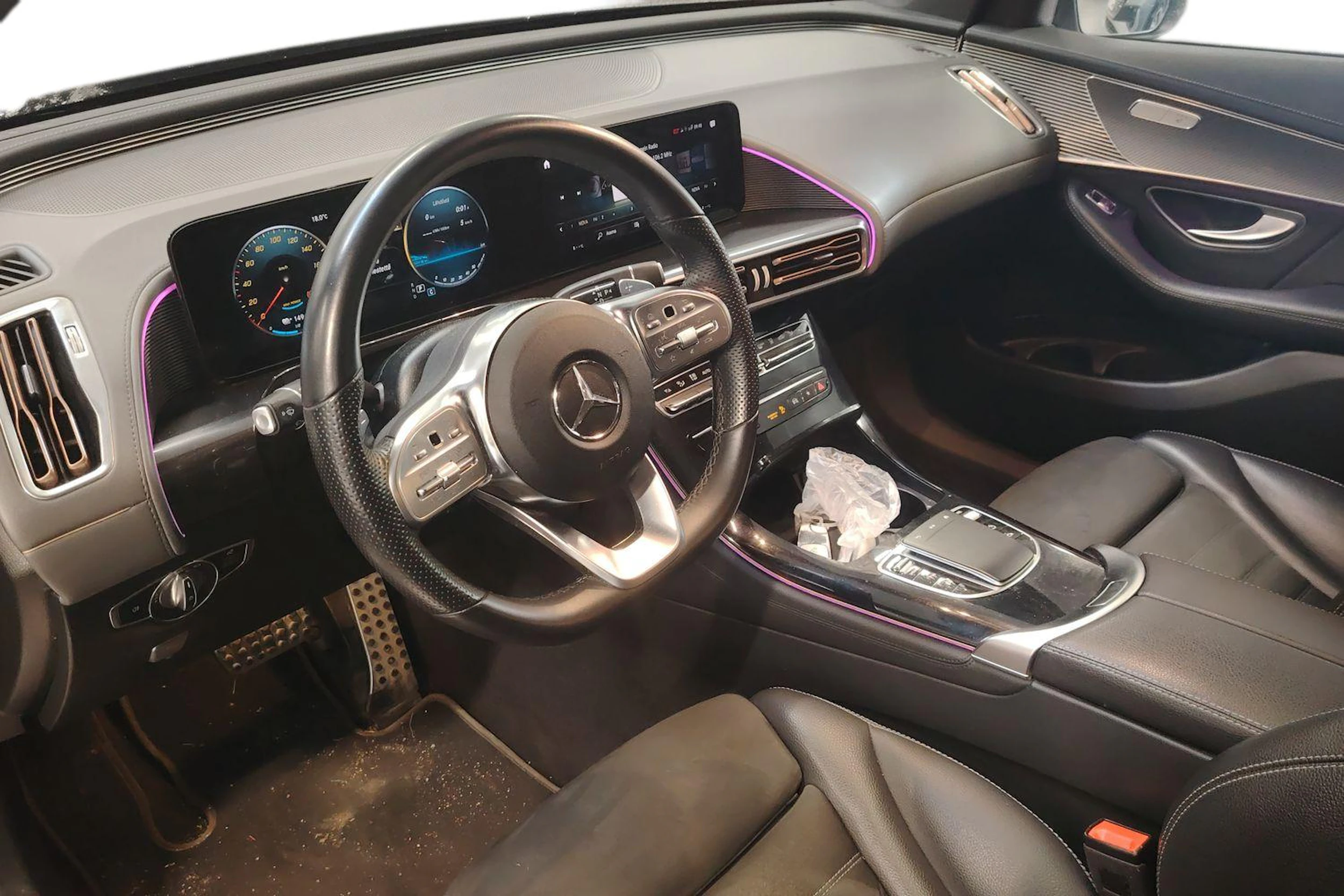Harmaa Mercedes-Benz EQC 2020 kuva 3.