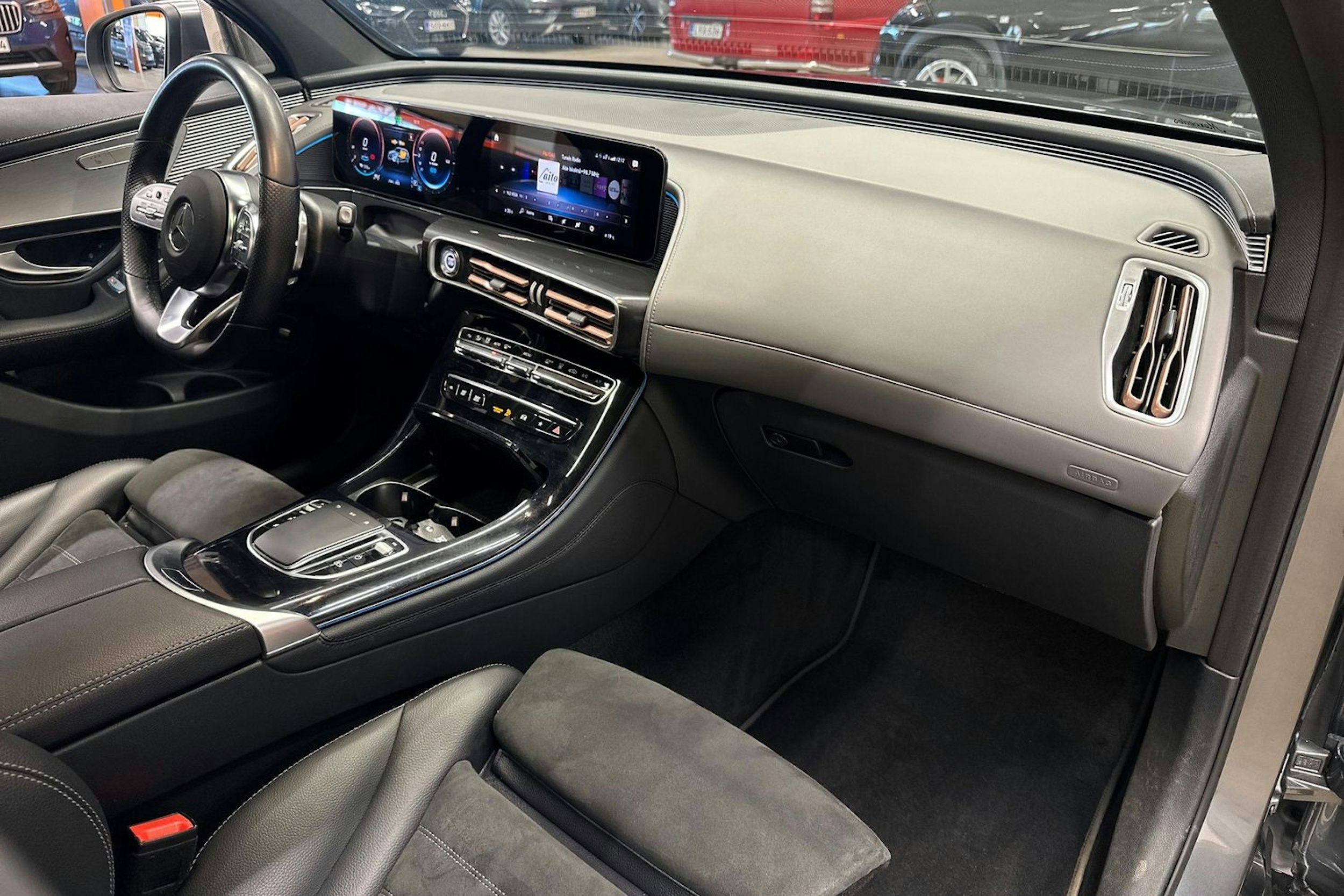 harmaa Mercedes-Benz EQC 2020 kuva 12.