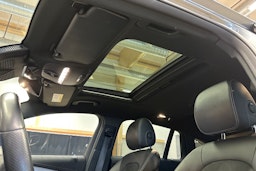 harmaa Mercedes-Benz EQC 2020 kuva 18.