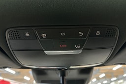 harmaa Mercedes-Benz EQC 2020 kuva 24.