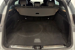harmaa Mercedes-Benz EQC 2020 kuva 13.