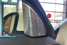 valkoinen Mercedes-Benz EQC 2020 kuva 5.