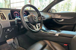 valkoinen Mercedes-Benz EQC 2020 kuva 20.