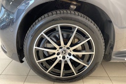 Harmaa Mercedes-Benz EQC 2020 kuva 9.