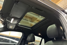 harmaa Mercedes-Benz EQC 2020 kuva 17.