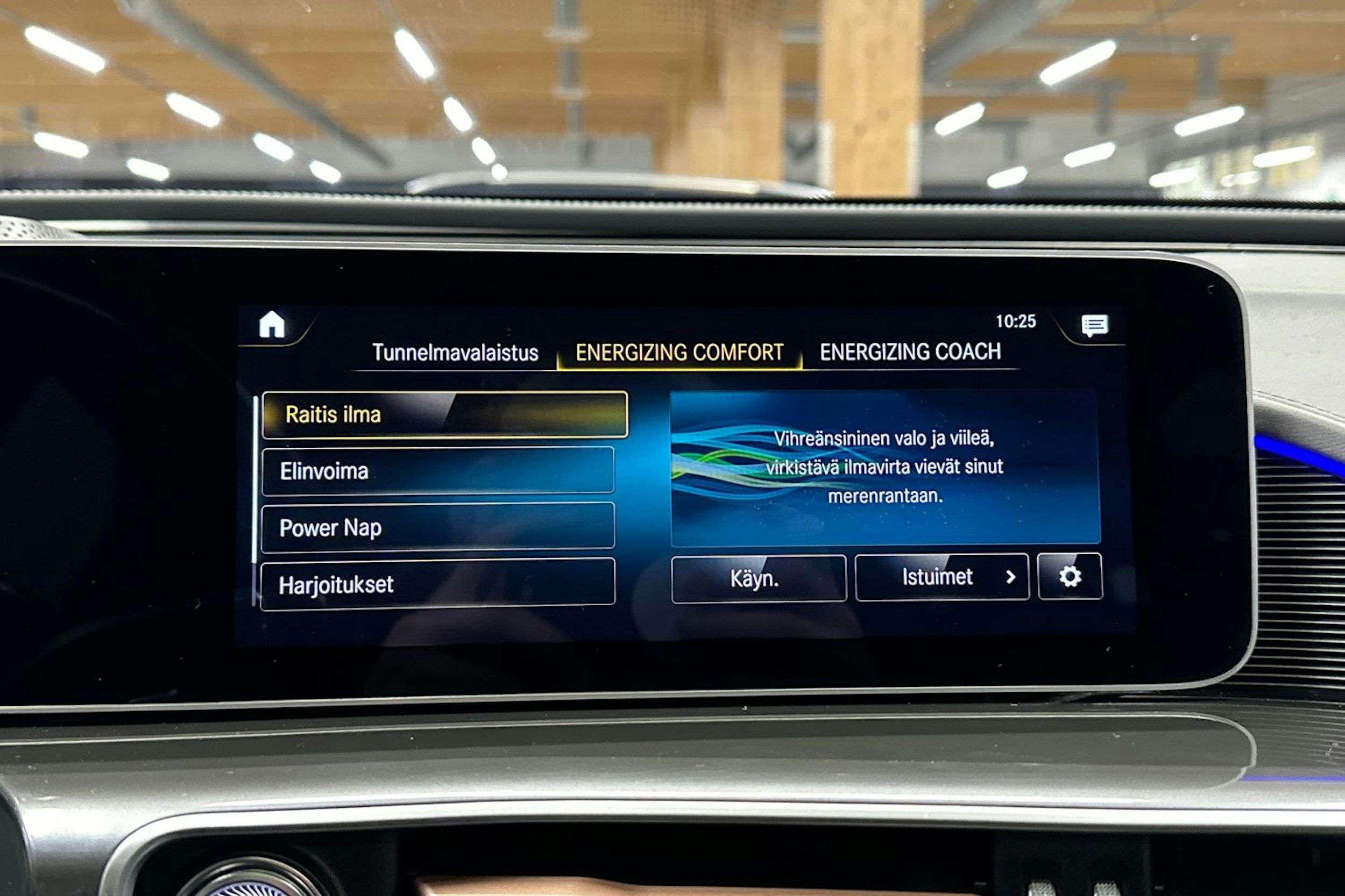 harmaa Mercedes-Benz EQC 2020 kuva 24.