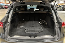 harmaa Mercedes-Benz EQC 2020 kuva 32.