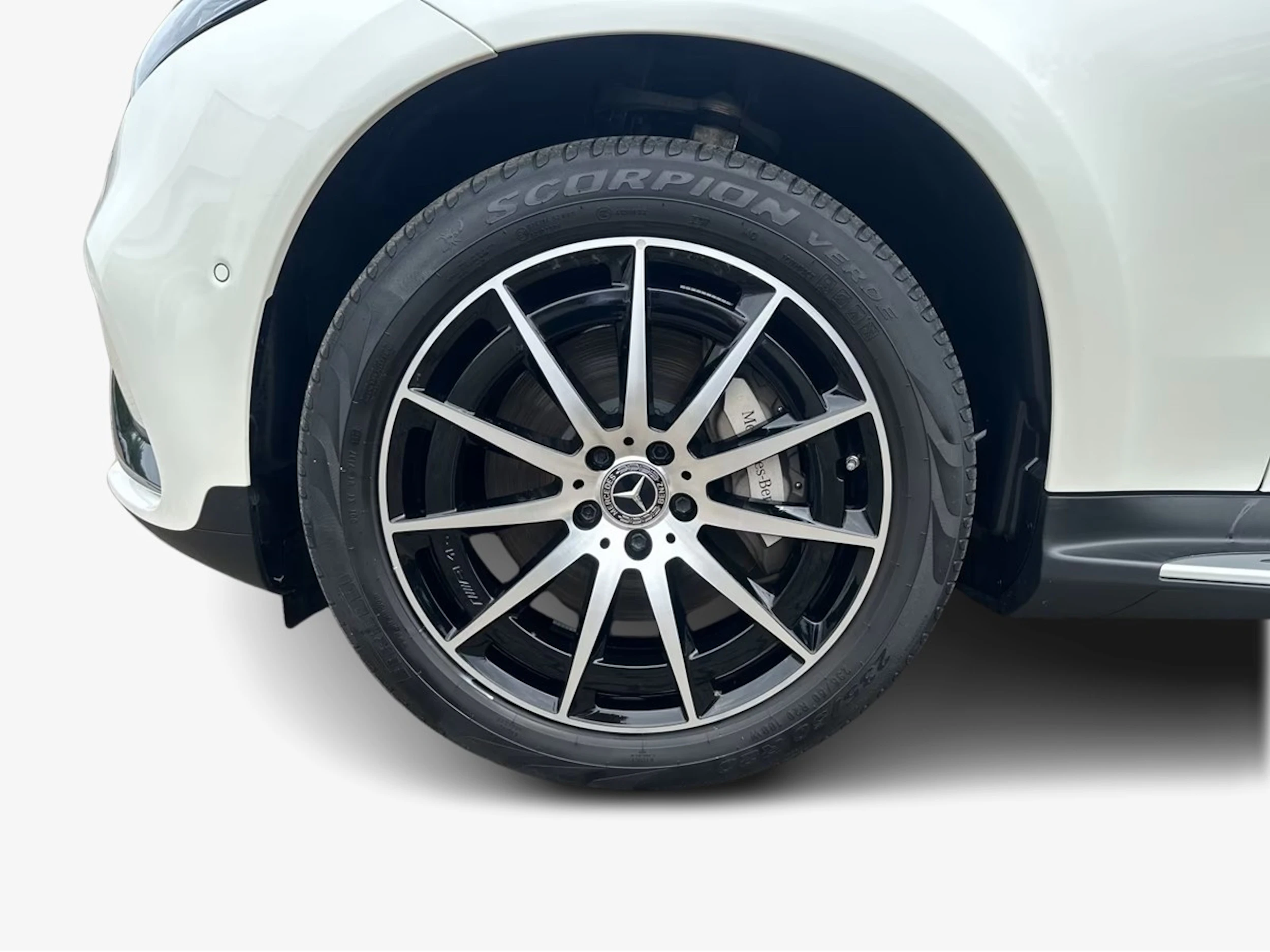 met. valkoinen Mercedes-Benz EQC 2021 kuva 6.