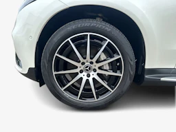 met. valkoinen Mercedes-Benz EQC 2021 kuva 6.