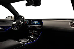 valkoinen Mercedes-Benz EQC 2021 kuva 7.