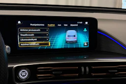 valkoinen Mercedes-Benz EQC 2021 kuva 21.