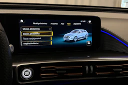 valkoinen Mercedes-Benz EQC 2021 kuva 23.
