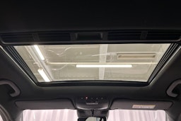 harmaa Mercedes-Benz EQC 2021 kuva 13.