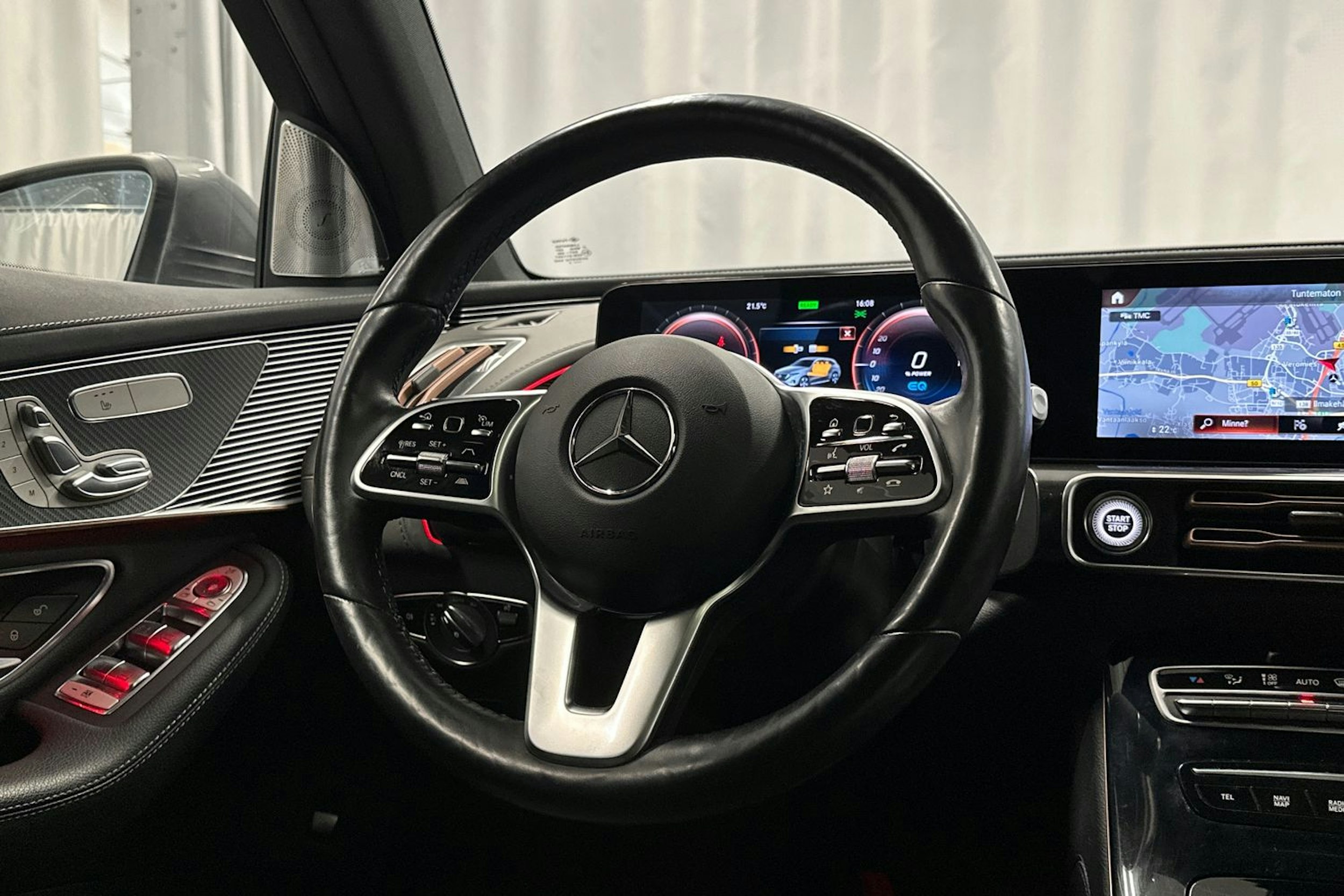 harmaa Mercedes-Benz EQC 2021 kuva 14.