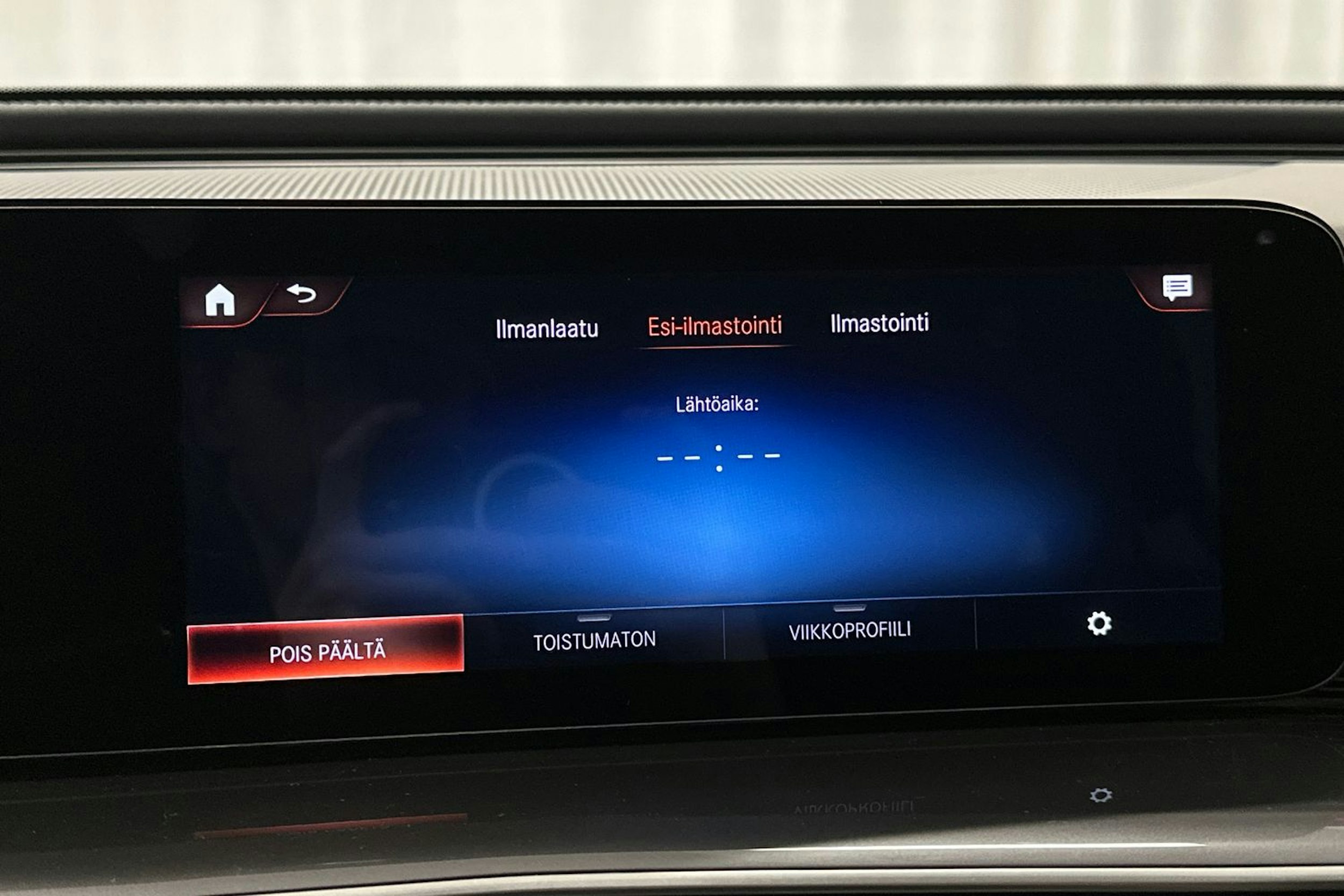 harmaa Mercedes-Benz EQC 2021 kuva 29.