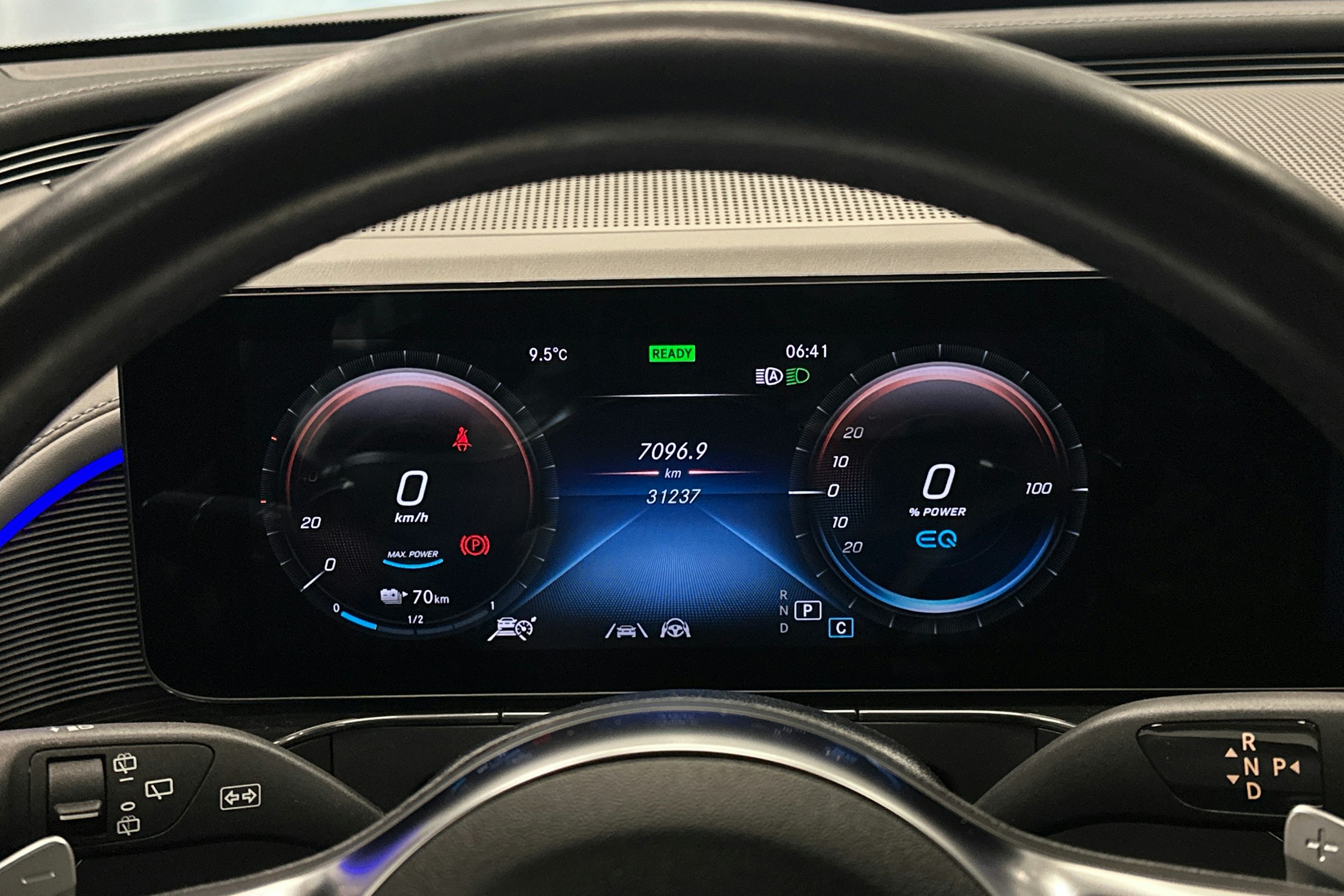 met. sininen Mercedes-Benz EQC 2021 kuva 16.