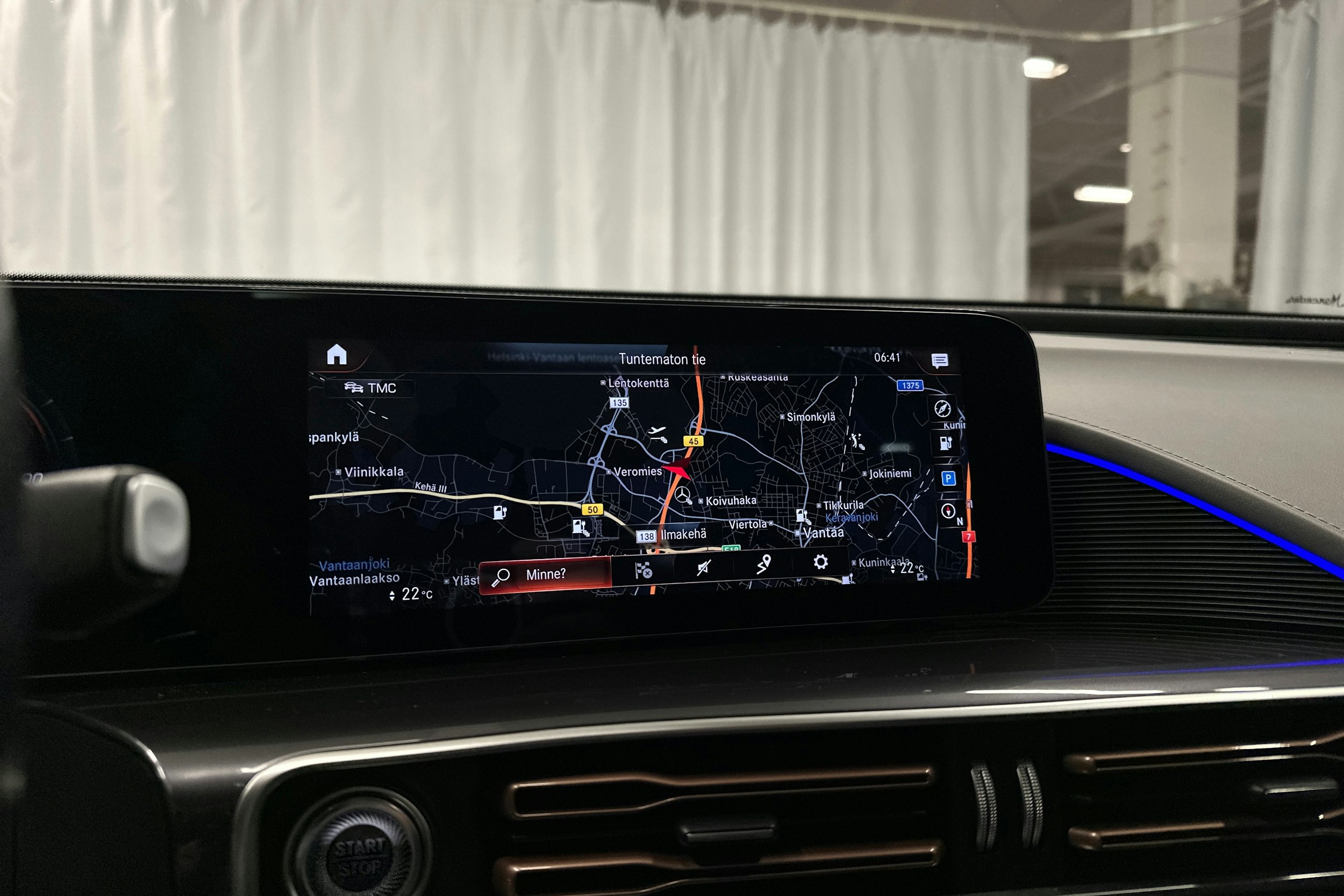 met. sininen Mercedes-Benz EQC 2021 kuva 17.