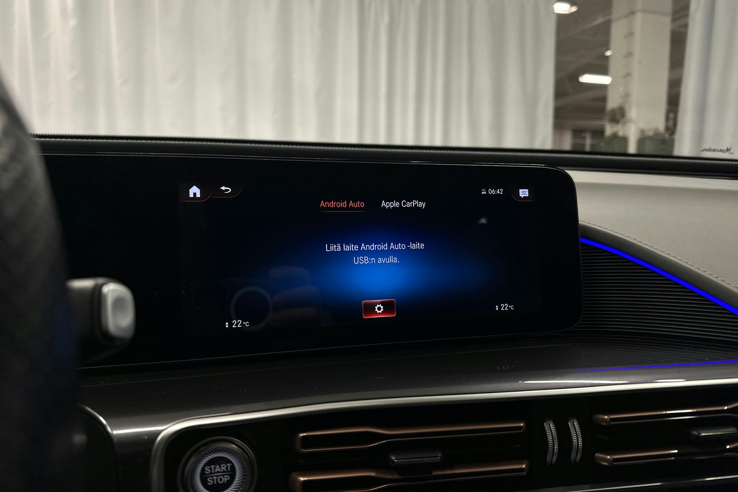 met. sininen Mercedes-Benz EQC 2021 kuva 21.