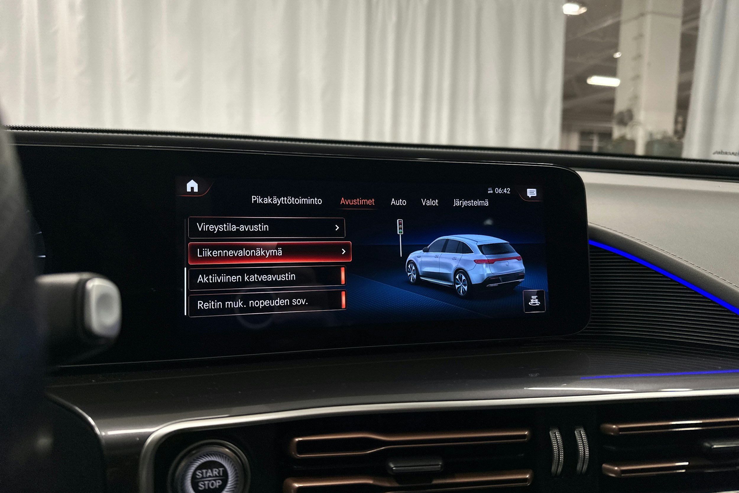 met. sininen Mercedes-Benz EQC 2021 kuva 23.