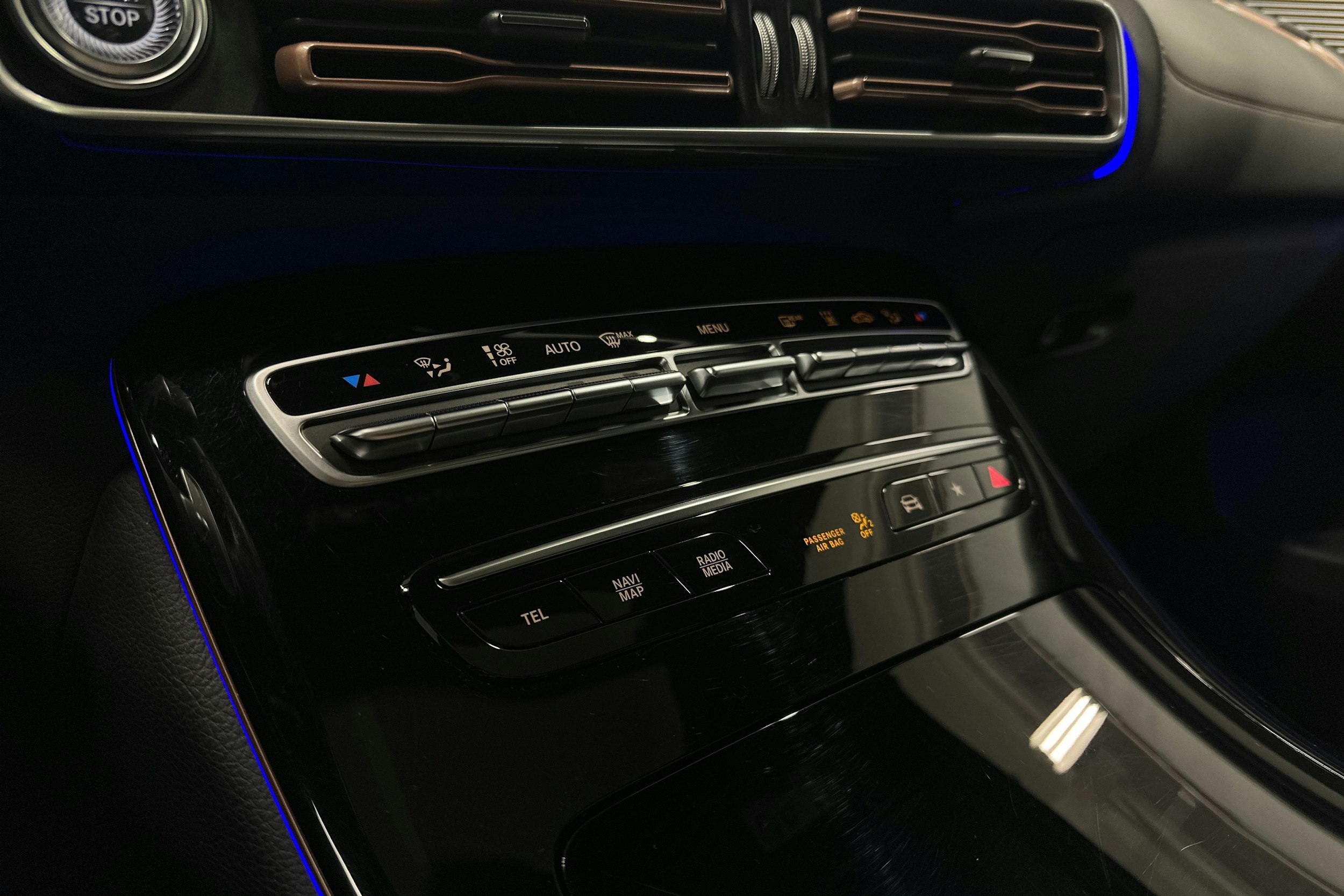 met. sininen Mercedes-Benz EQC 2021 kuva 24.