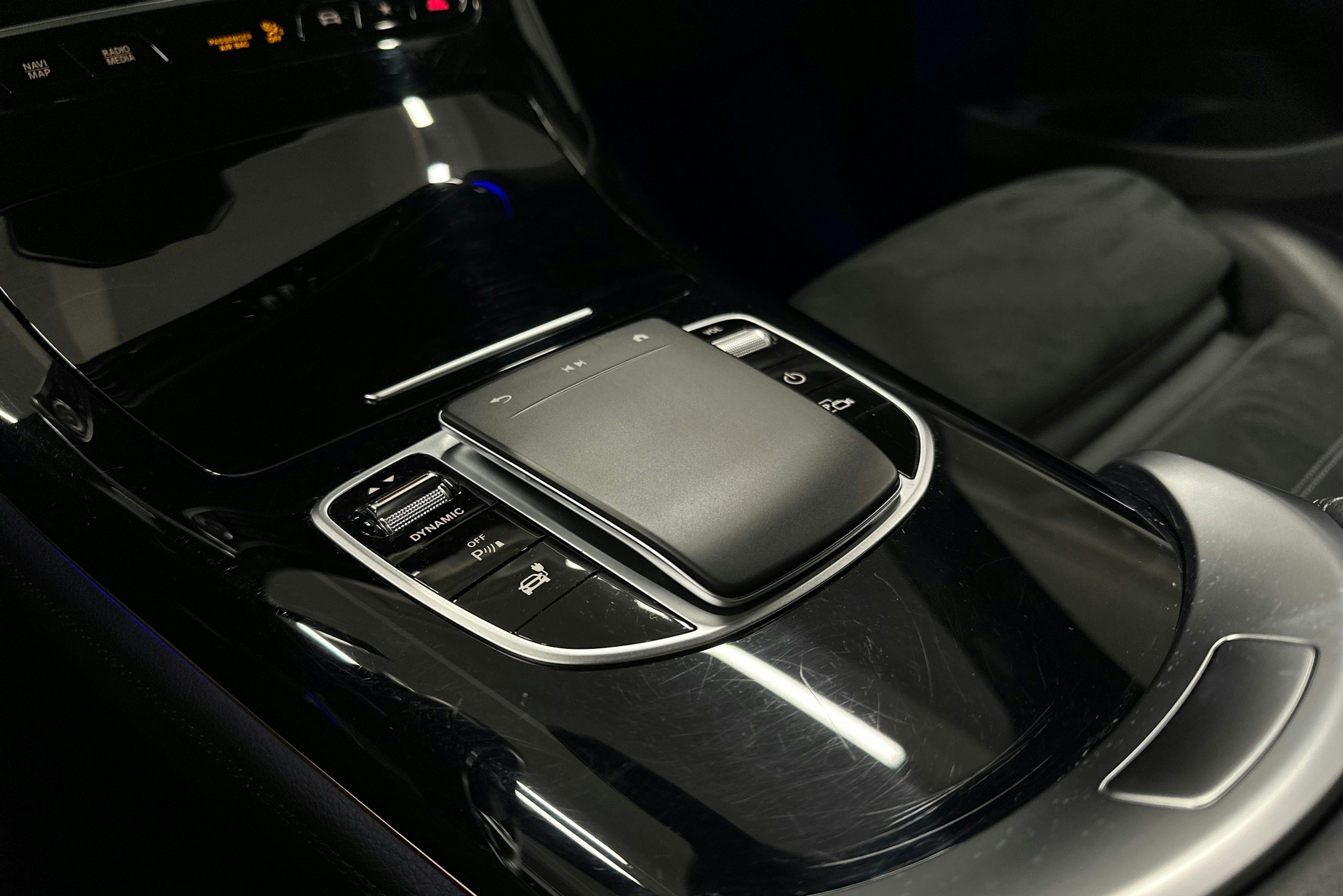 met. sininen Mercedes-Benz EQC 2021 kuva 25.