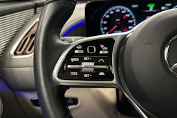 harmaa Mercedes-Benz EQC 2021 kuva 14.