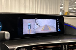 harmaa Mercedes-Benz EQC 2021 kuva 19.