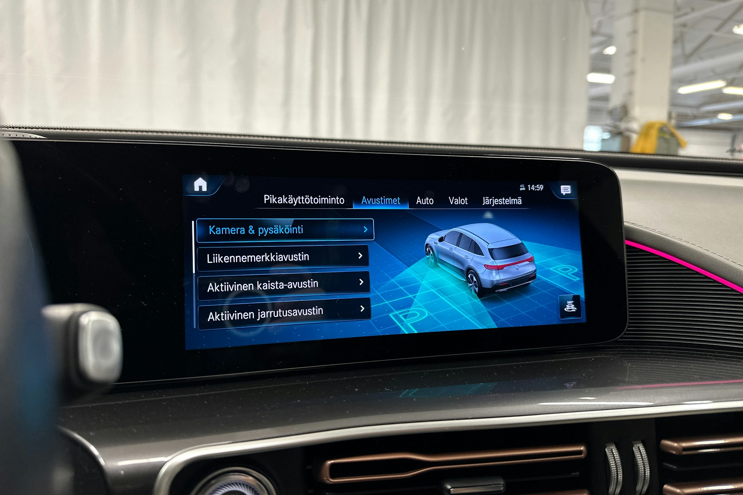 harmaa Mercedes-Benz EQC 2021 kuva 25.
