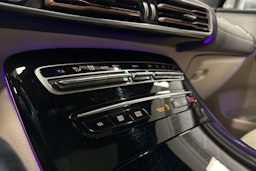 harmaa Mercedes-Benz EQC 2021 kuva 27.