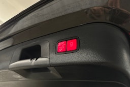 harmaa Mercedes-Benz EQC 2021 kuva 35.