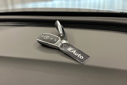 harmaa Mercedes-Benz EQC 2021 kuva 37.