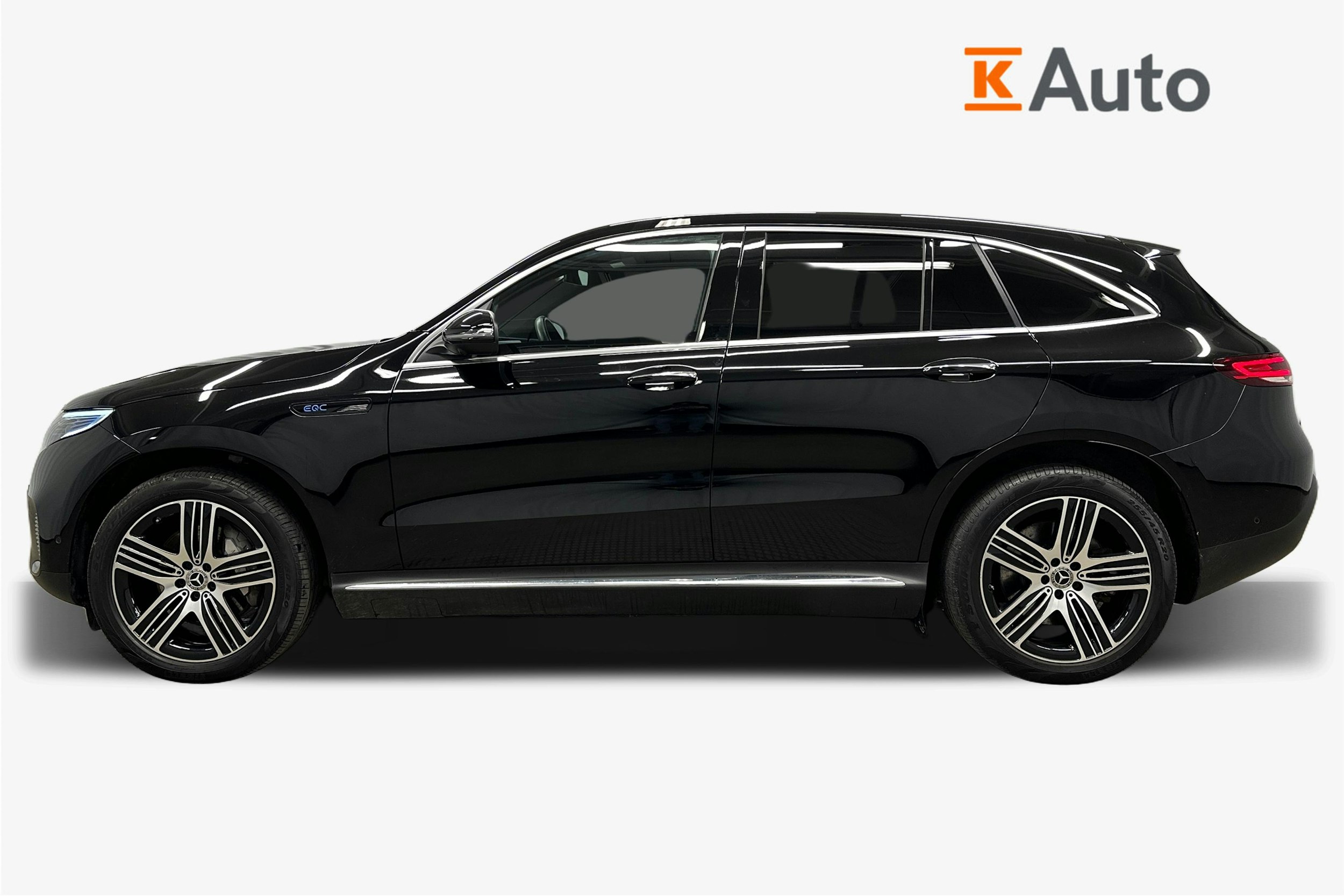 musta Mercedes-Benz EQC 2021 kuva 6.