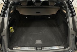 musta Mercedes-Benz EQC 2021 kuva 14.