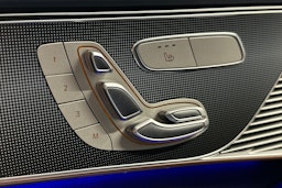 musta Mercedes-Benz EQC 2021 kuva 18.