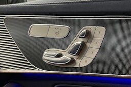 musta Mercedes-Benz EQC 2021 kuva 19.
