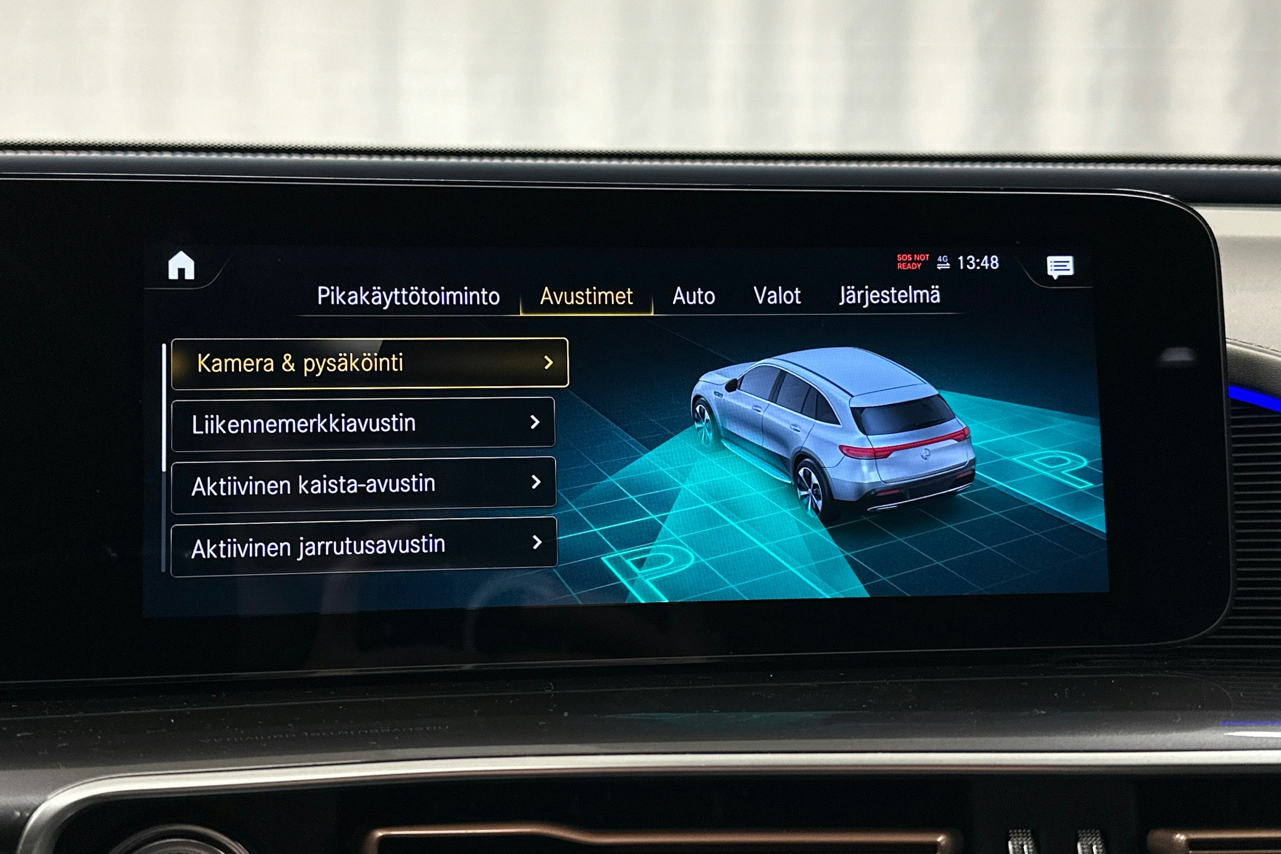musta Mercedes-Benz EQC 2021 kuva 28.