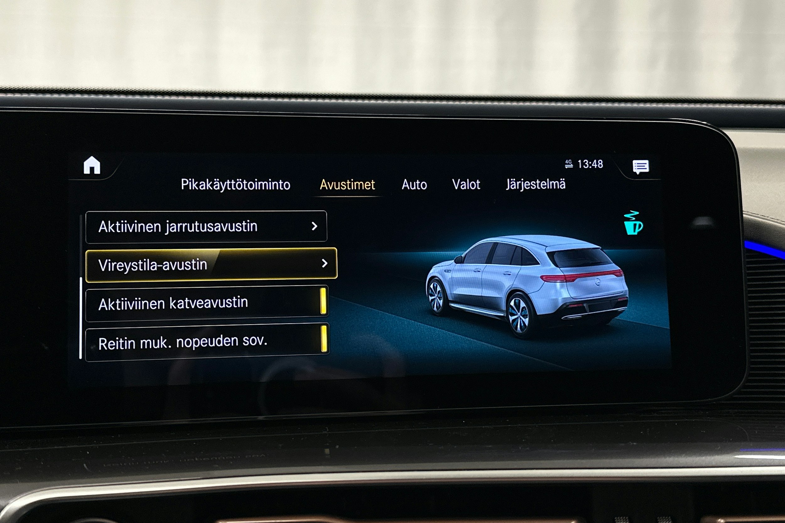 musta Mercedes-Benz EQC 2021 kuva 29.