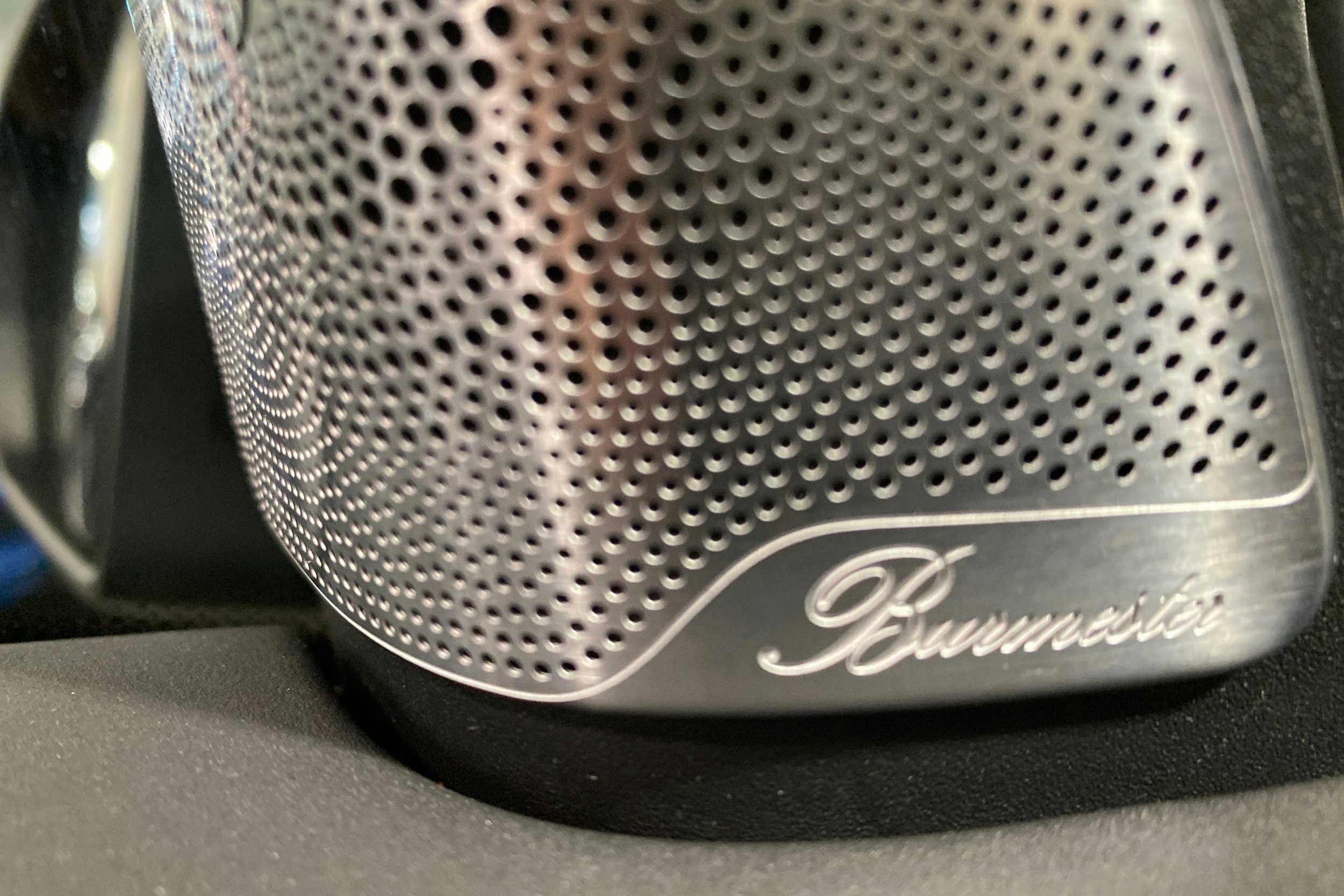 harmaa Mercedes-Benz EQC 2021 kuva 20.