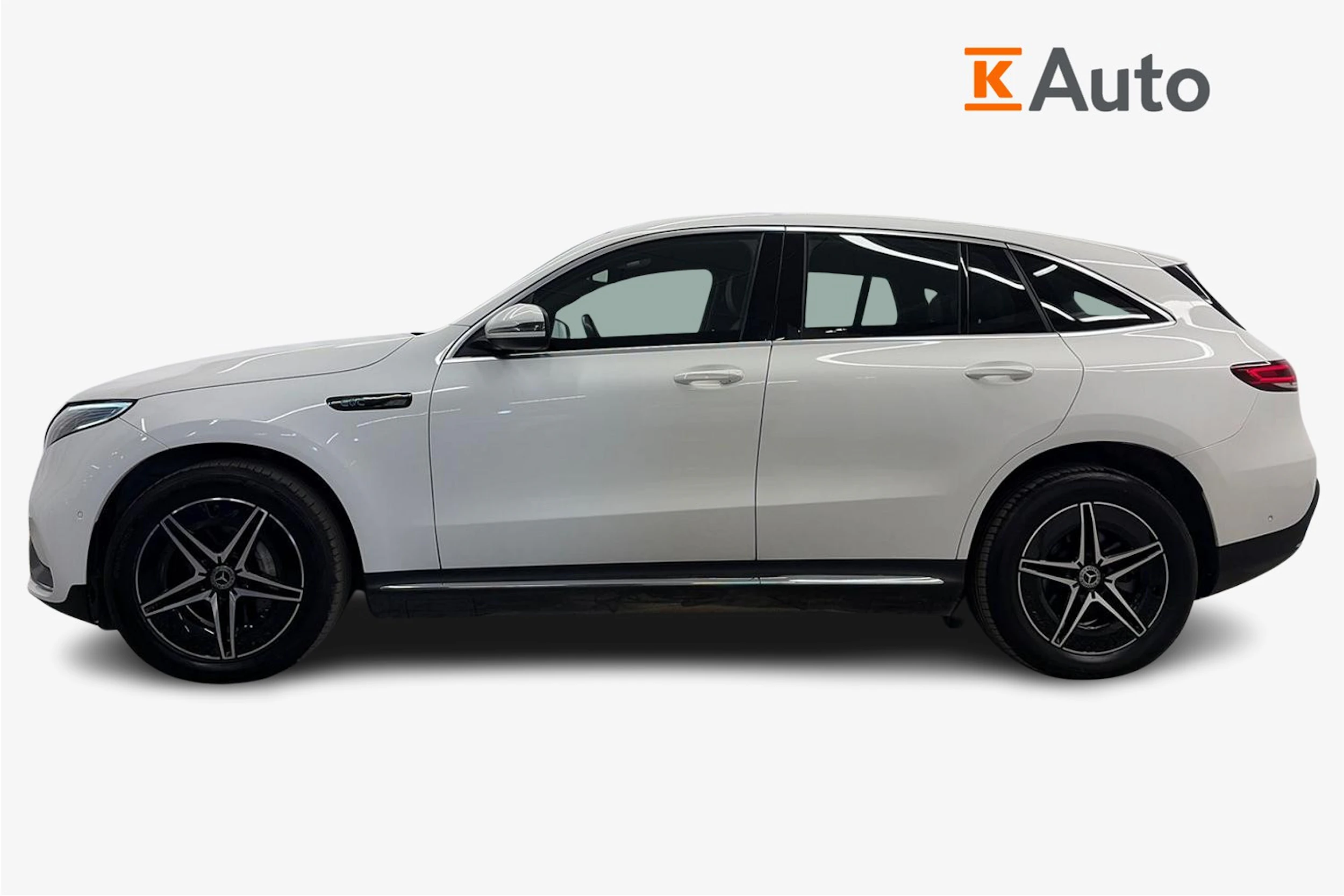 valkoinen Mercedes-Benz EQC 2021 kuva 7.
