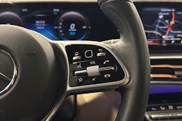 musta Mercedes-Benz EQC 2021 kuva 17.