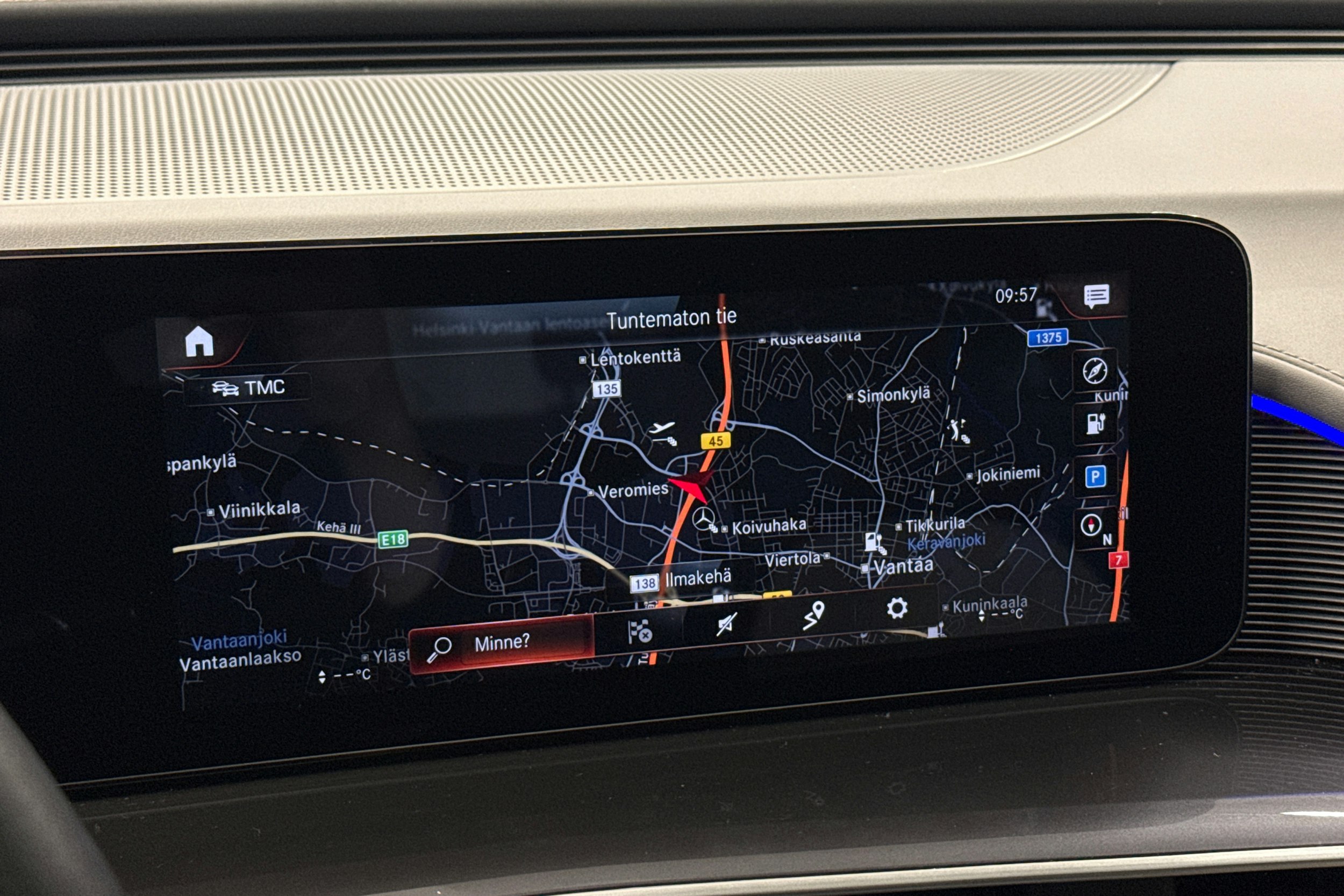 musta Mercedes-Benz EQC 2021 kuva 19.